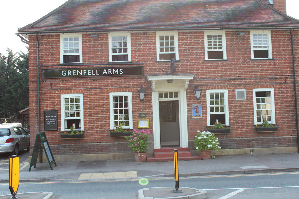 Bed and Breakfast Grenfell Arms à Maidenhead Extérieur photo